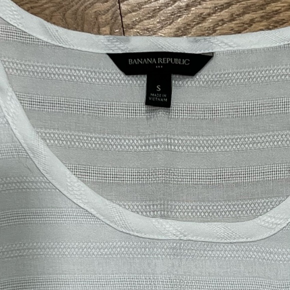 Banana Republic white sleeveless top - Picture 2 of 5